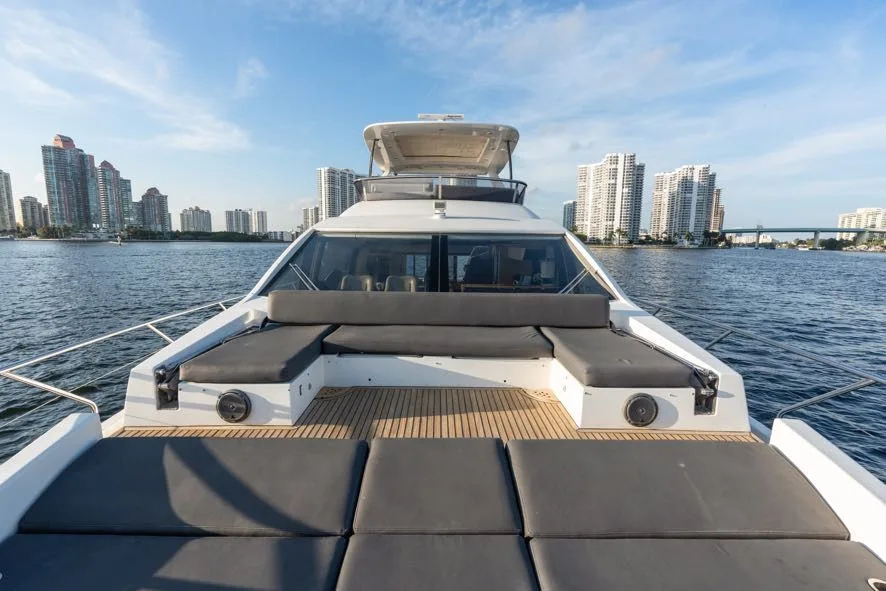 68ft Azimut yacht Paragon: Flybridge sun pads with skyline views