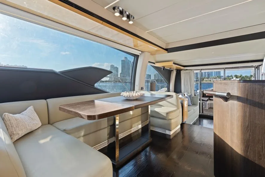 68ft Azimut yacht Paragon: Main salon with lounge and dining